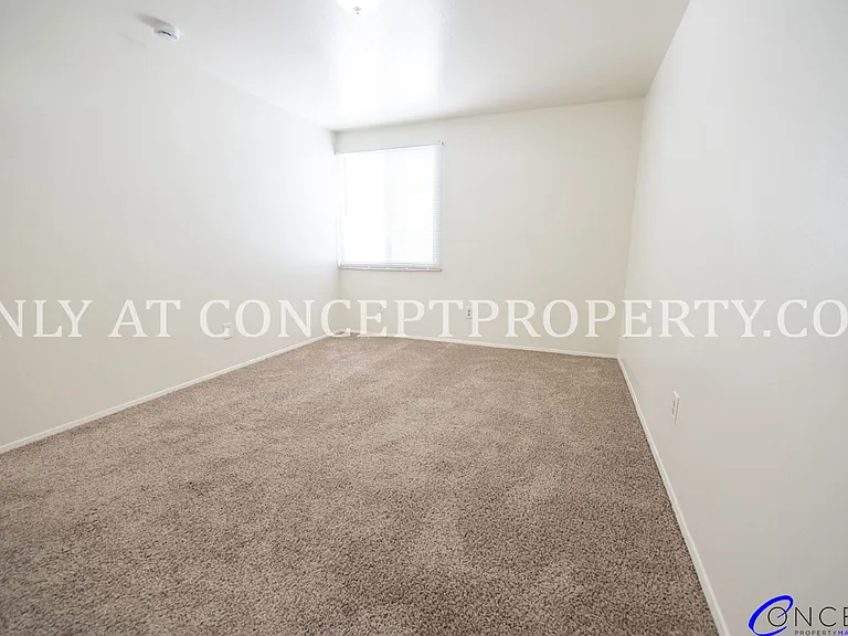 Ponderosa — Photo 37