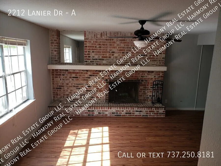 Cozy 2 story Duplex in great neighborhood! — Photo 2