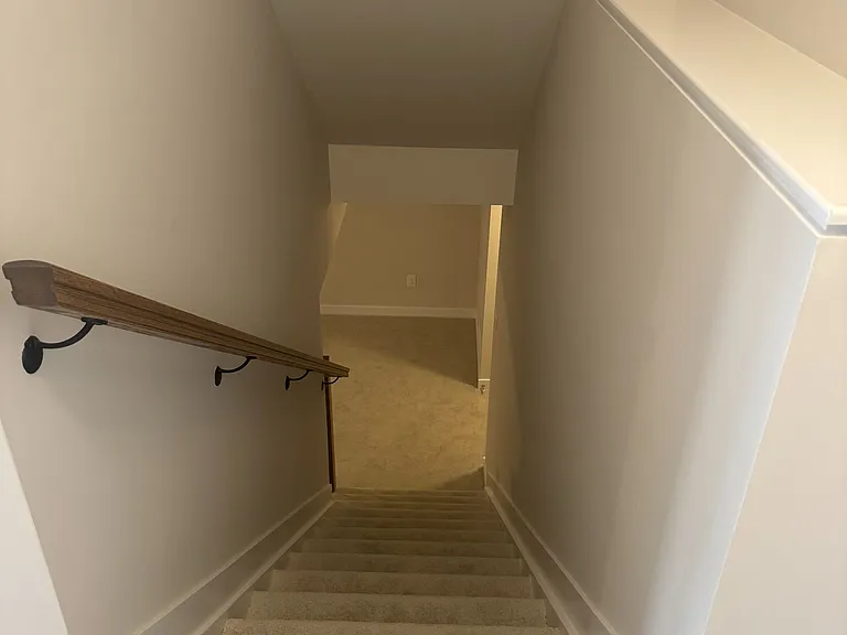 944 Seagrave Ln — Photo 19
