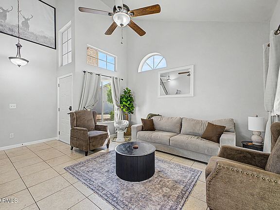 3rd image of 1717 E GREENWAY Circle