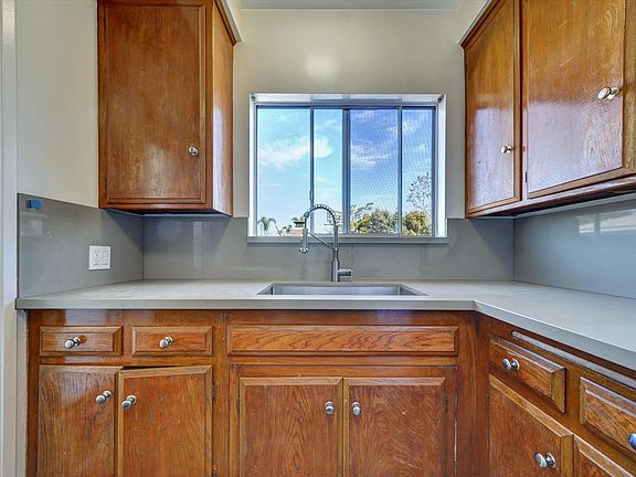 5th image of 2336 34th St APT 5