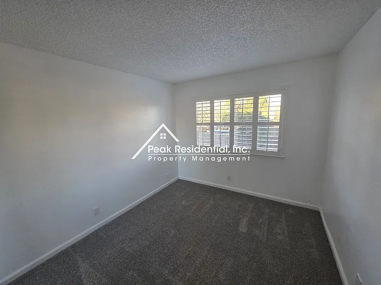5948 Walerga Rd #4 — Photo 10