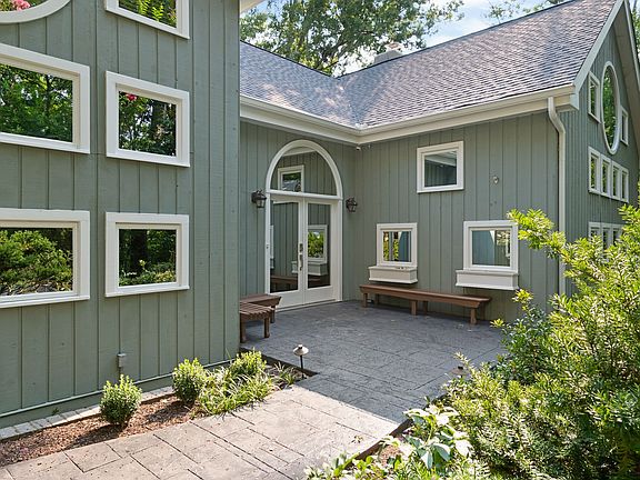 2nd image of 6038 Sherwood Ct