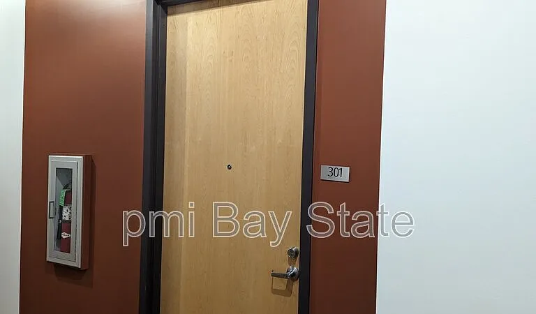1 Westinghouse Plz #C301 — Photo 5