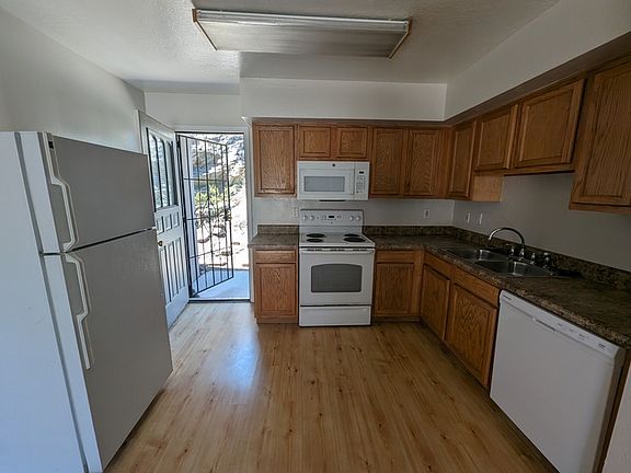 4th image of 1043 E Butler Dr #B