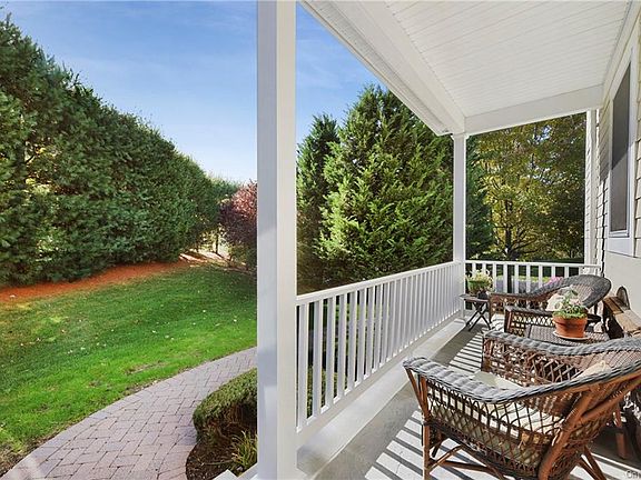 3rd image of 14 Augusta Dr