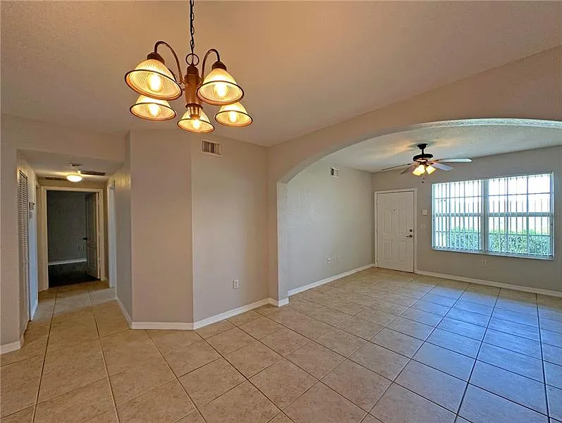 2 bed, 1151 sqft, $1,950 — Photo 4