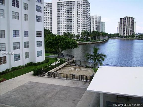 3rd image of 2750 NE 183rd St APT 907