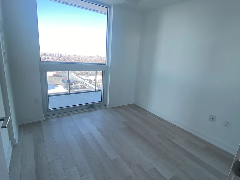 39 Roehampton Ave #3807 — Photo 9