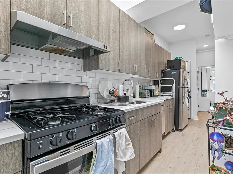 19 Whitney Ave #B — Photo 13