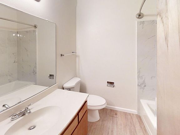 3rd image of 11915 Lombard Ln
