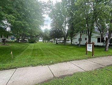 1st image of 702 N Benton Dr
