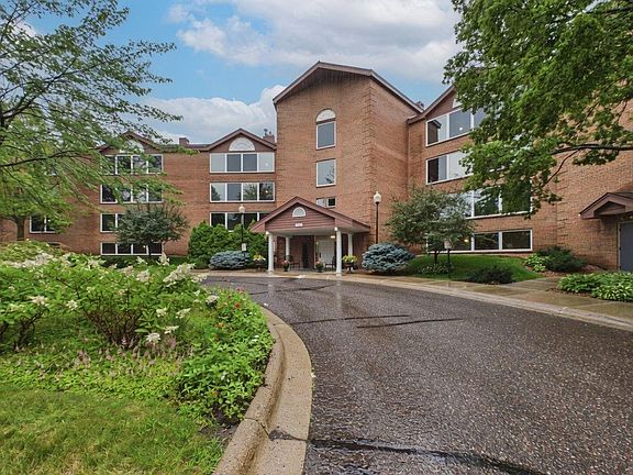 2nd image of 1021 Sibley Memorial Hwy APT 204