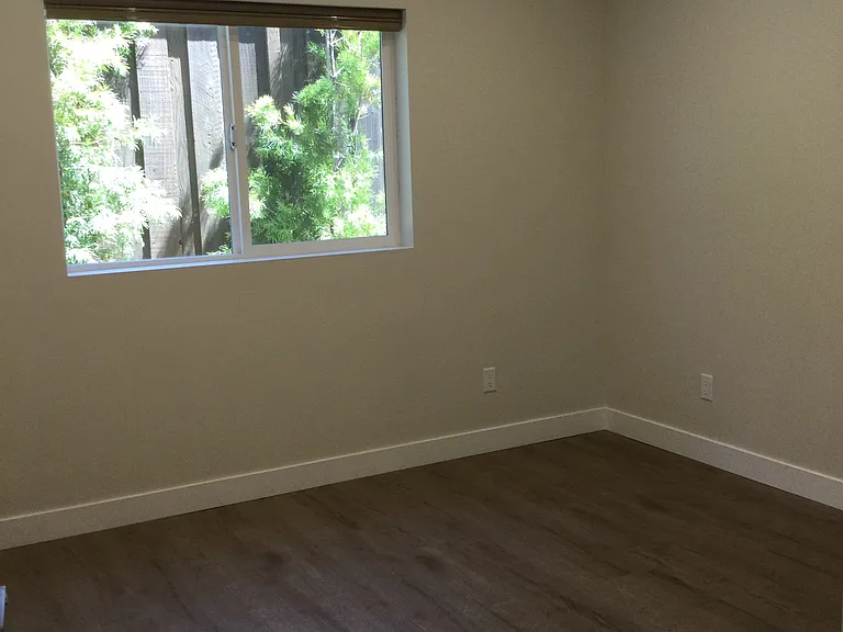 4572A Sargent Ave — Photo 18