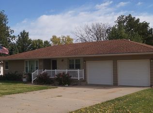 1012 S Main St, Brock, NE 68320