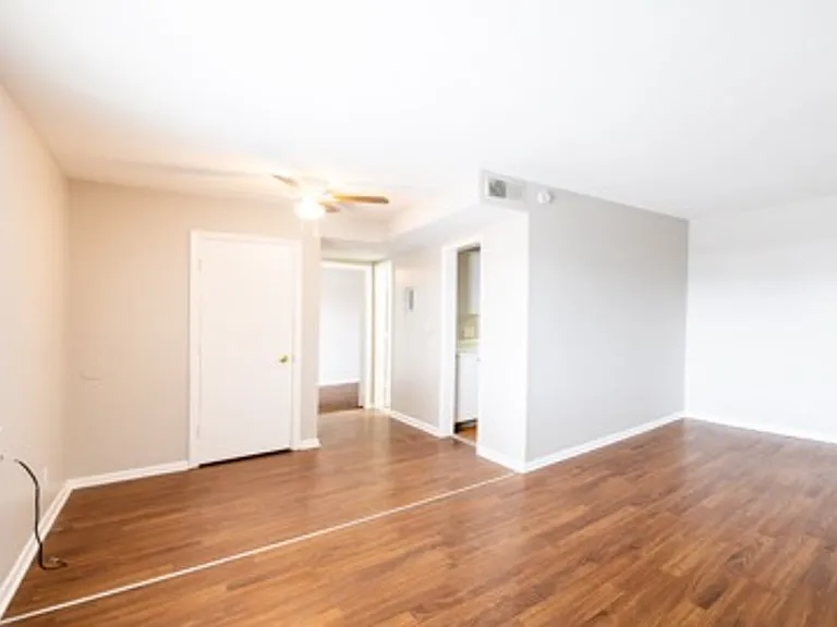 Eagle's Nest Apartments — Photo 27