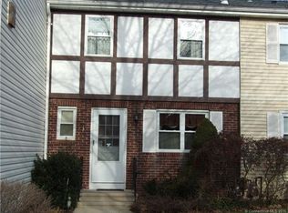 3 E Gate Ln, Hamden, CT 06514