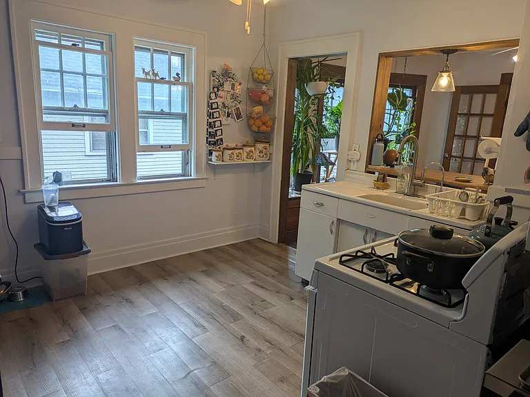 254 Buckingham Ave — Photo 6