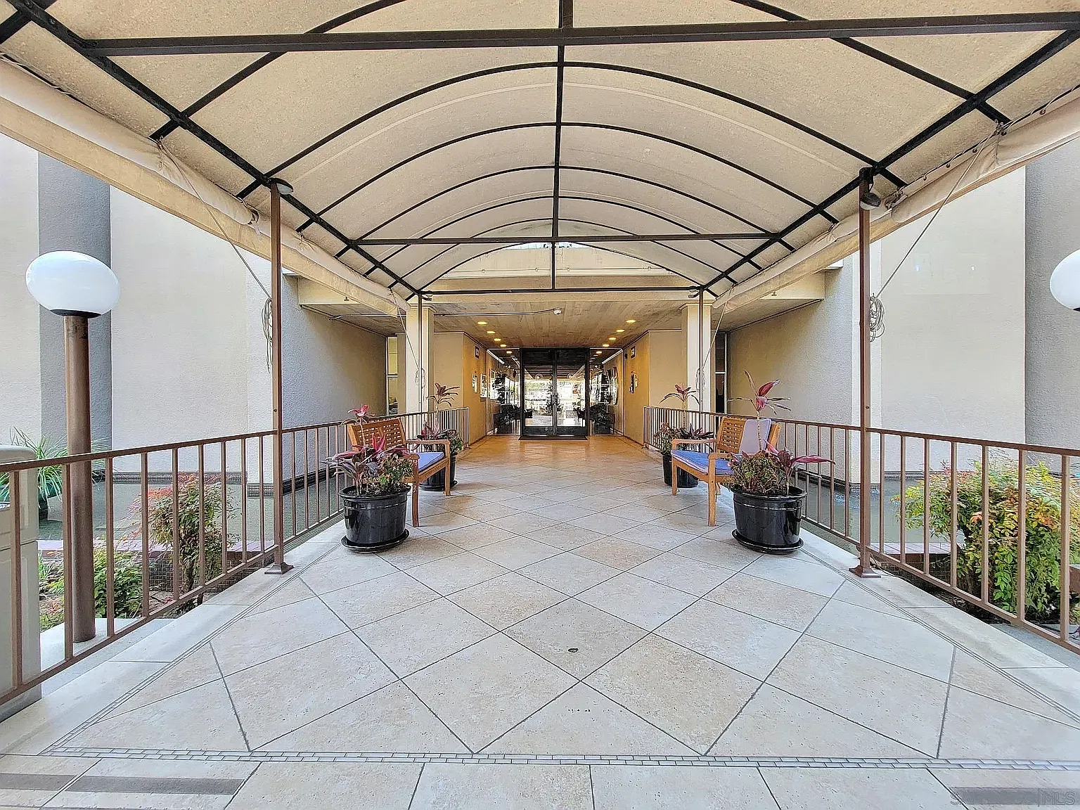 1 bed, 653 sqft, $2,950 — Photo 3