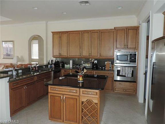 4th image of 8061 Tiger Lily Dr