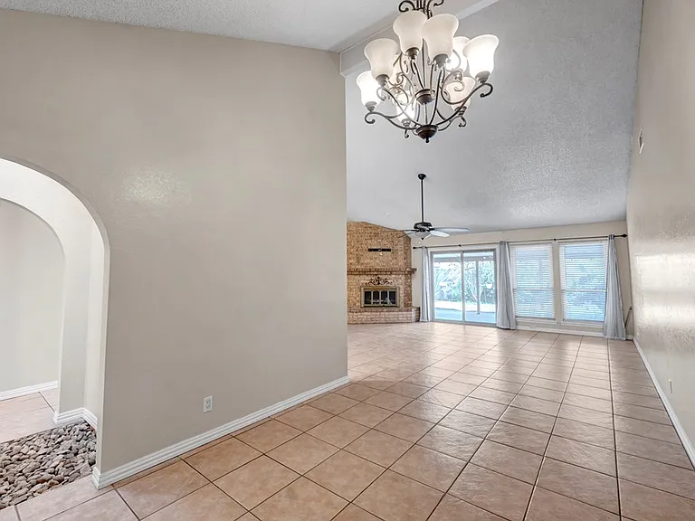 4202 Merrill Dr — Photo 9