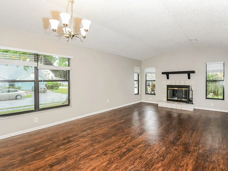 534 S Sundance Dr — Photo 4