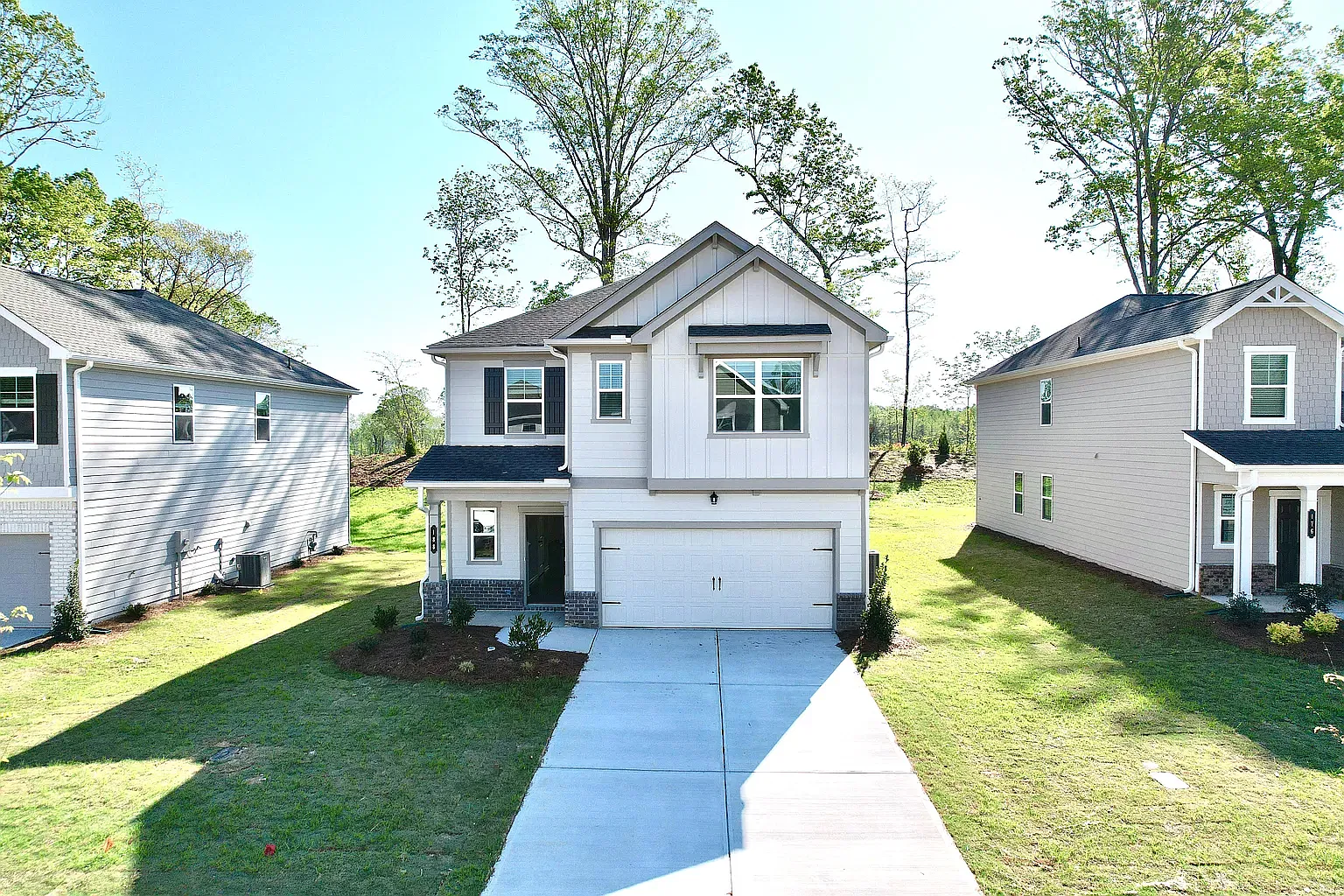 5 bed, 2.5 bath, 2178 sqft, $2,300 — Photo 1