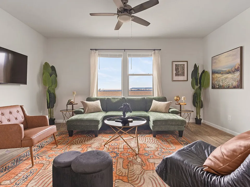101B Emilie Way #1-ID1526891P