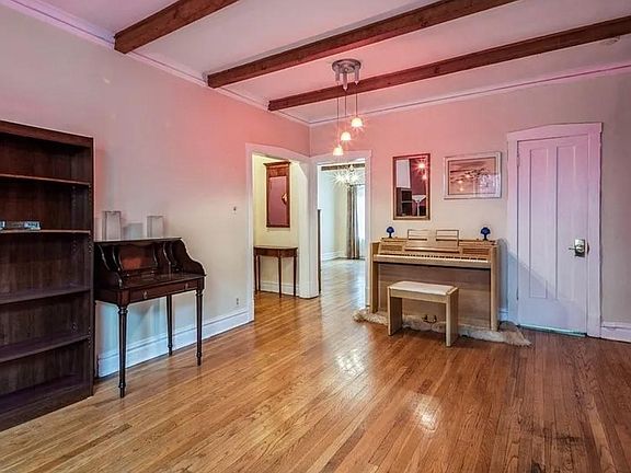 3rd image of 5551 S Kimbark Ave
