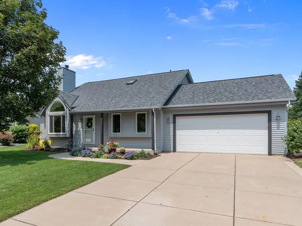 598 East Pheasant RUN, Oak Creek, WI 53154