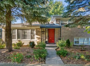 3456 Davis St, Evanston, IL 60203