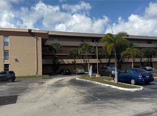 502 NW 87th Ave APT 305, Miami, FL 33172