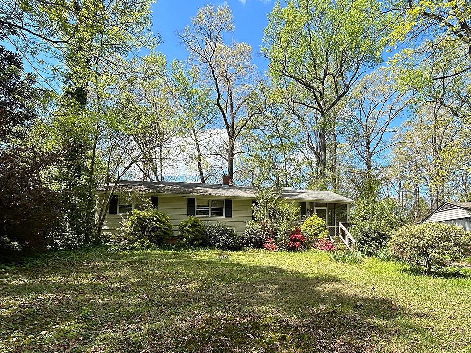 1st image of 406 Hickory Dr