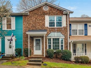 911 Shelby Dr APT B, Greensboro, NC 27409