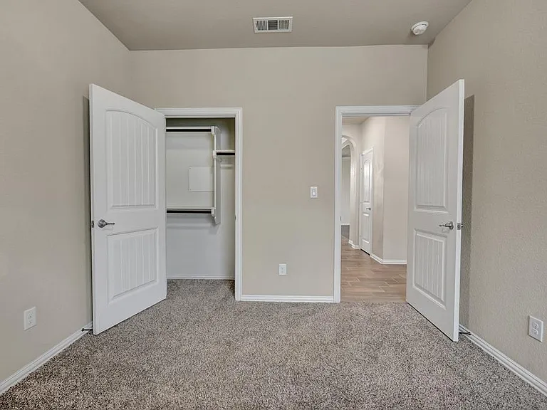 6711 Hall Of Fame Blvd — Photo 32