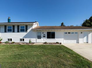 1004 Lakewood Dr, Harrisburg, PA 17109