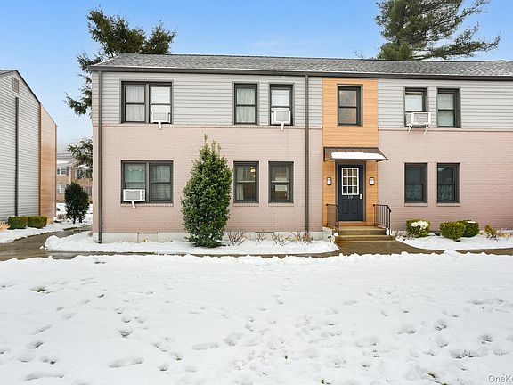3rd image of 10 Tappan Landing #53A