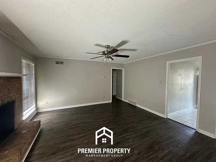 5715 Longacre Ave — Photo 6