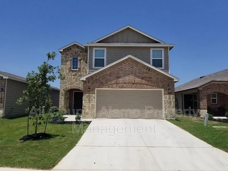 3 bed, 2.5 bath, 1837 sqft, $1,975 — Photo 2