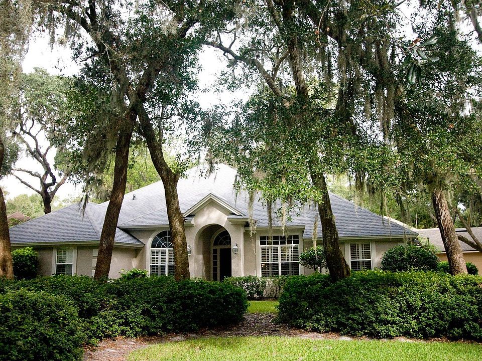 Large corner lot
