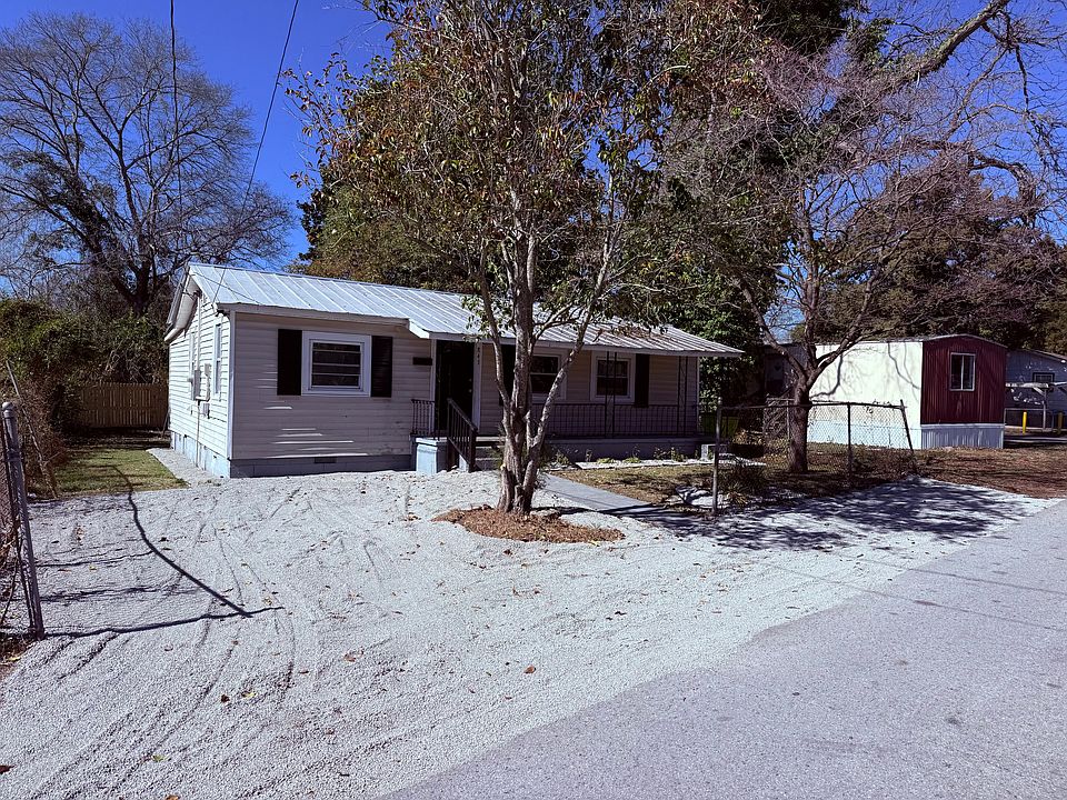 Stone Driveway at 843 Green