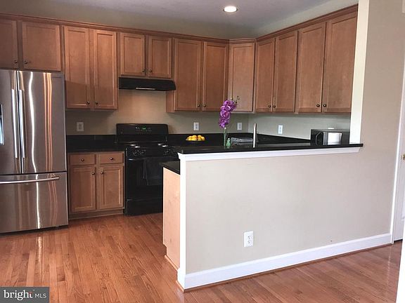 2nd image of 2482 Mahogany Tree Ln