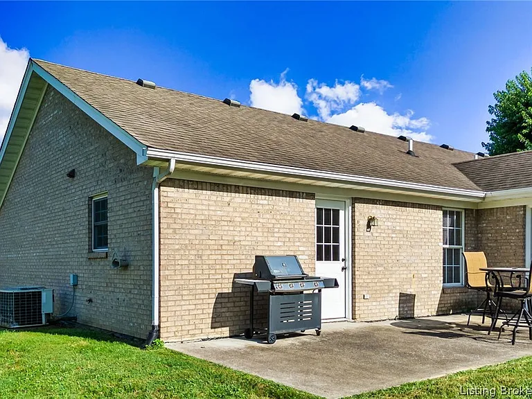 105 Brewer Dr #2 — Photo 2