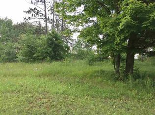 530 Clark St, Hatley, WI 54440