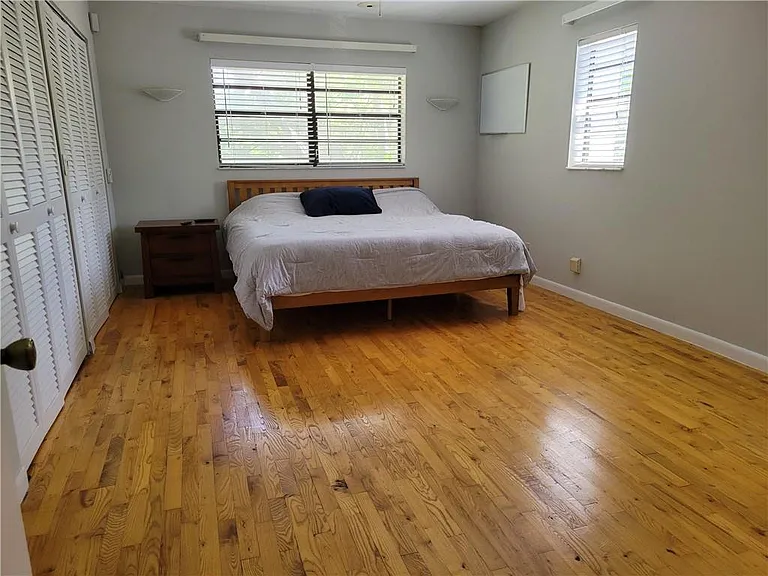 599 NE 7th Ave — Photo 12