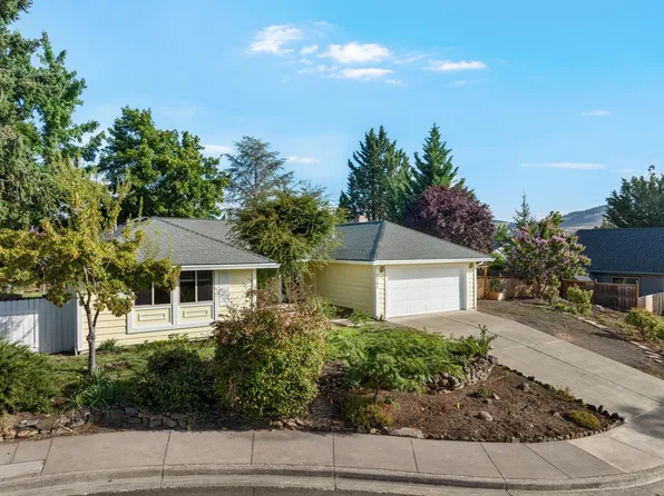2761 Tonia Cir, Medford, OR 97504