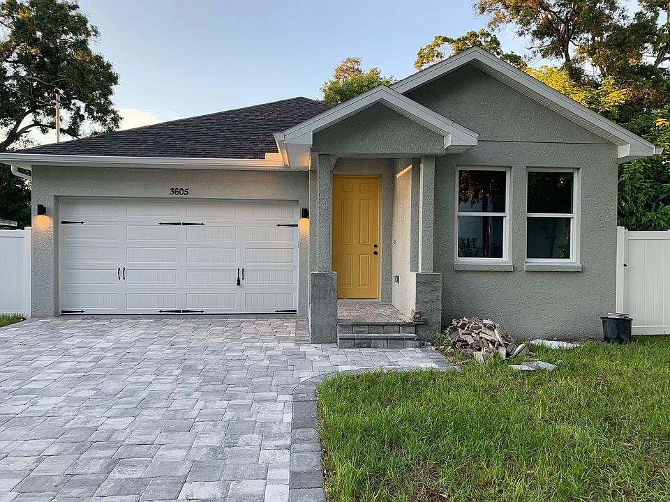 Covered entry, Paverd drive