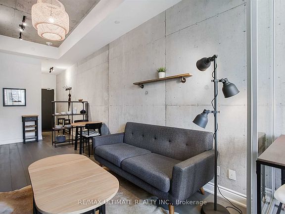 4th image of 608 Richmond St W #212