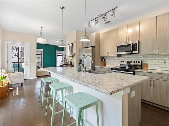 2nd image of 46 Moda Ln