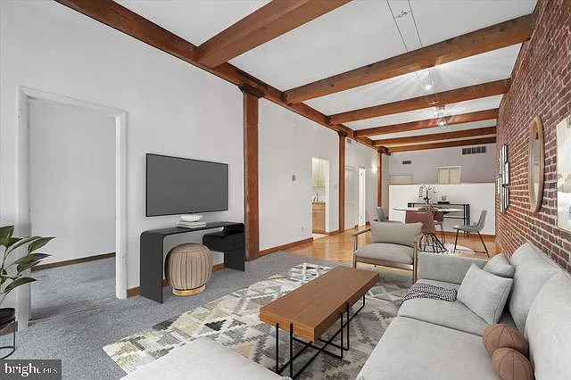2 bed, 815 sqft, $2,025 — Photo 4